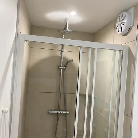 Superbe Parentale Avec Salle De Bains Privee Et Wc Prives, Wifi, Cuisine *