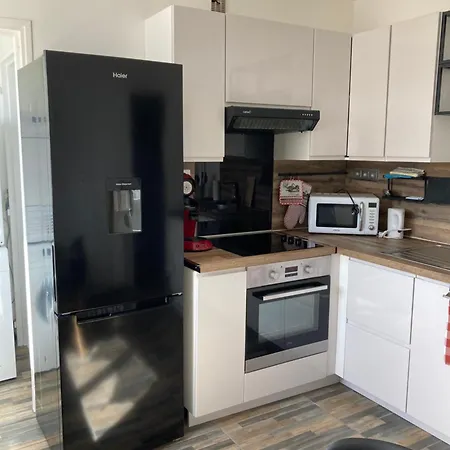 Superbe Parentale Avec Salle De Bains Privee Et Wc Prives, Wifi, Cuisine